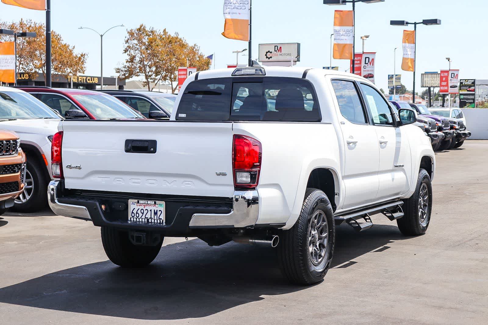 Used 2018 Toyota Tacoma SR5 AWD/4WD image 4