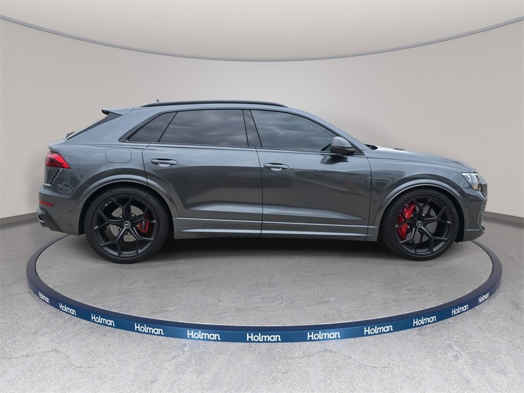 New 2025 Audi RS Q8 performance image 2