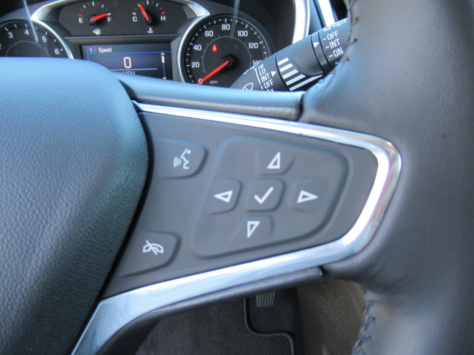 Used 2020 Chevrolet Equinox LT FWD image 25