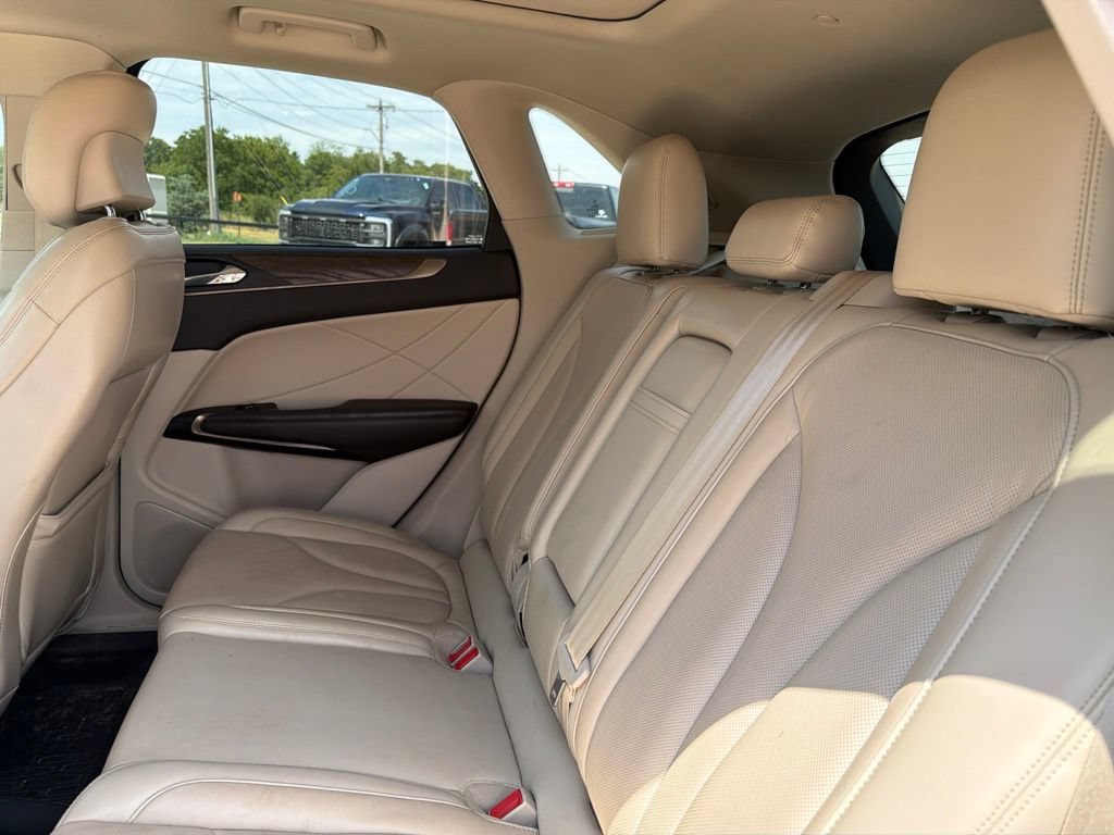 Used 2019 Lincoln MKC Reserve w/ MKC Climate Package FWD image 8