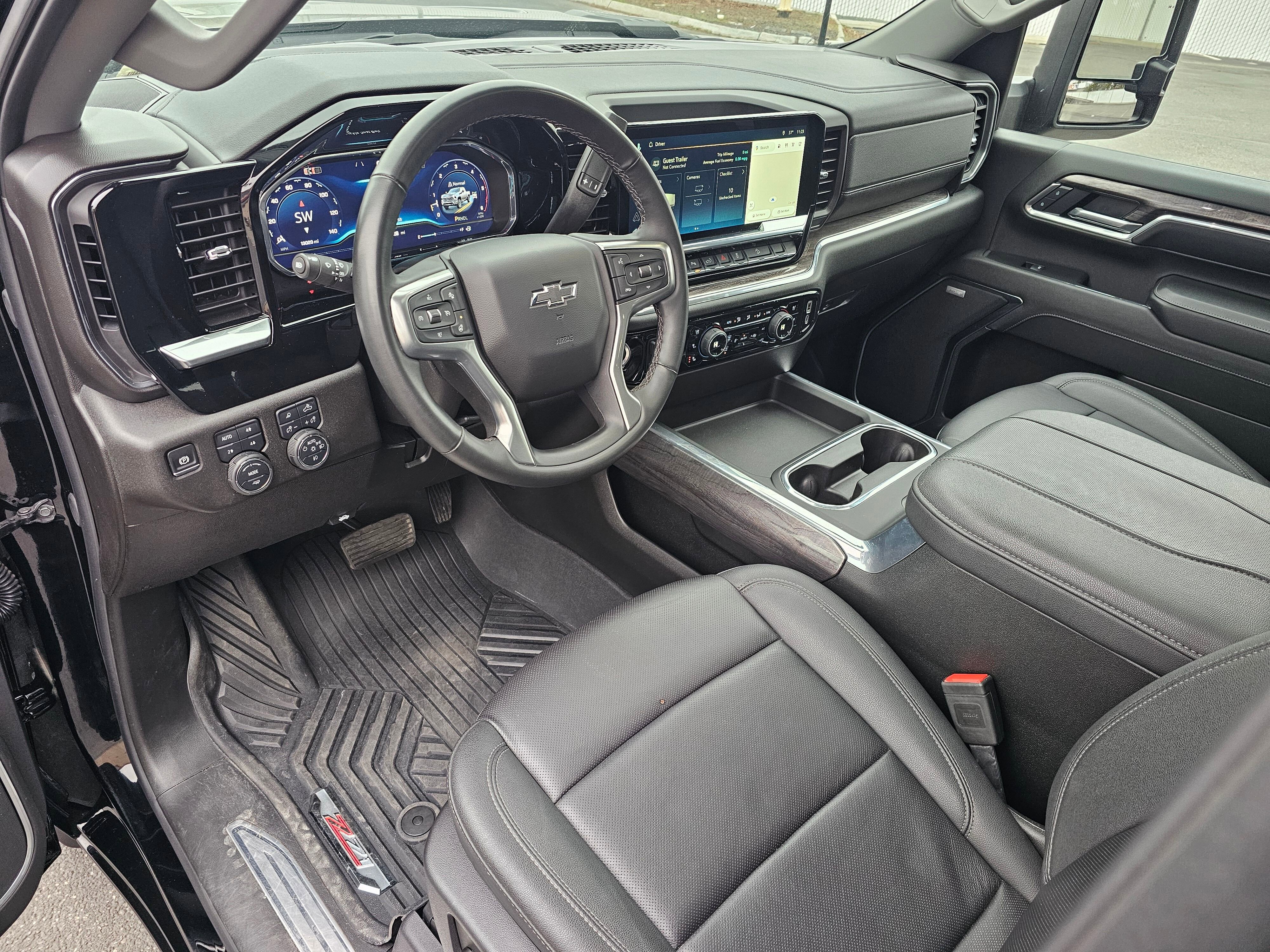 Used 2025 Chevrolet Silverado 3500 LTZ image 2