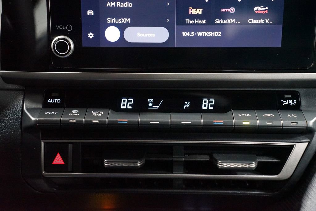 Certified 2025 Toyota Camry SE image 21