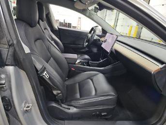 Used 2018 Tesla Model 3 Long Range RWD image 22