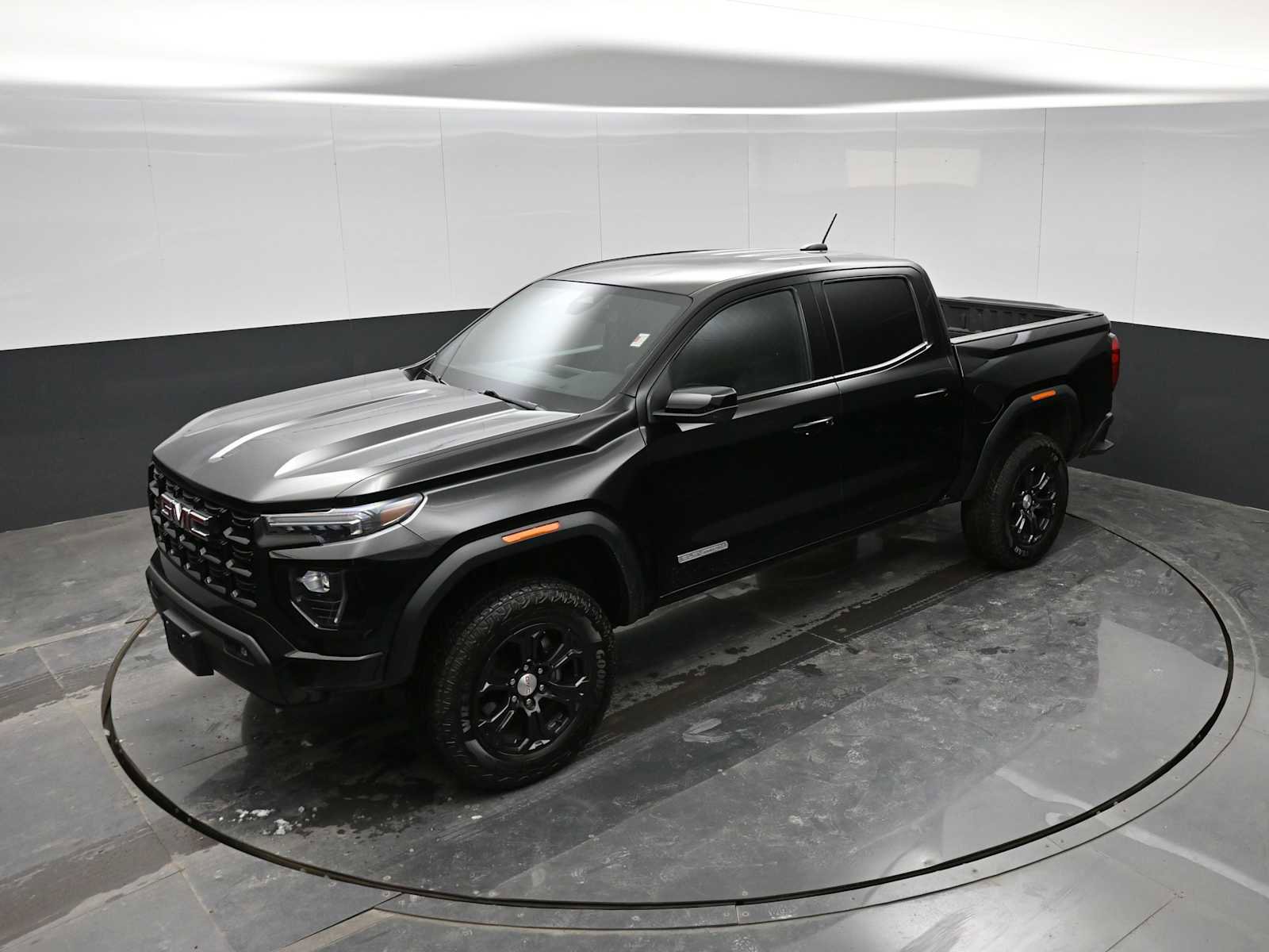 Used 2024 GMC Canyon Elevation w/ Convenience Package image 25