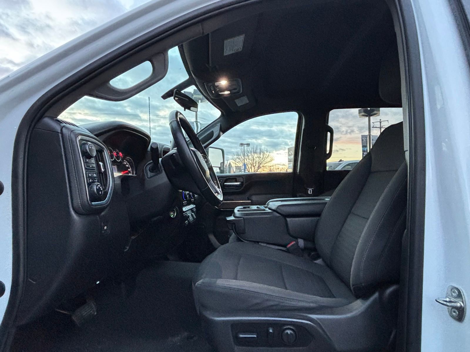 Used 2023 Chevrolet Silverado 2500 LT w/ Convenience Package image 5