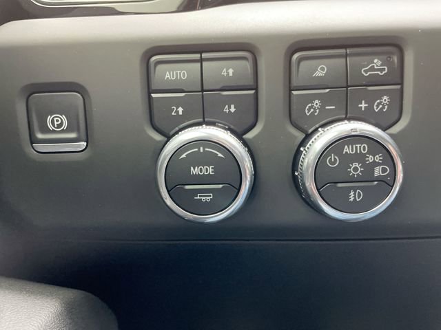Used 2025 GMC Sierra 2500 AT4 w/ AT4 Premium Plus Package AWD/4WD image 25