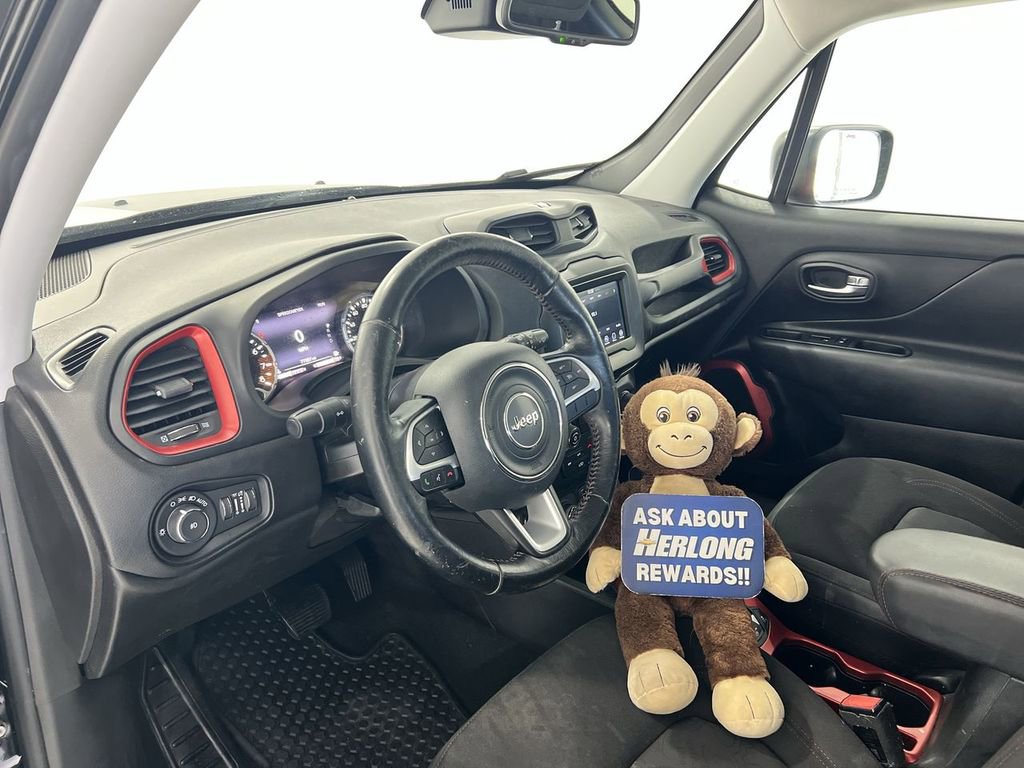 Used 2020 Jeep Renegade Trailhawk w/ Cold Weather Group image 9