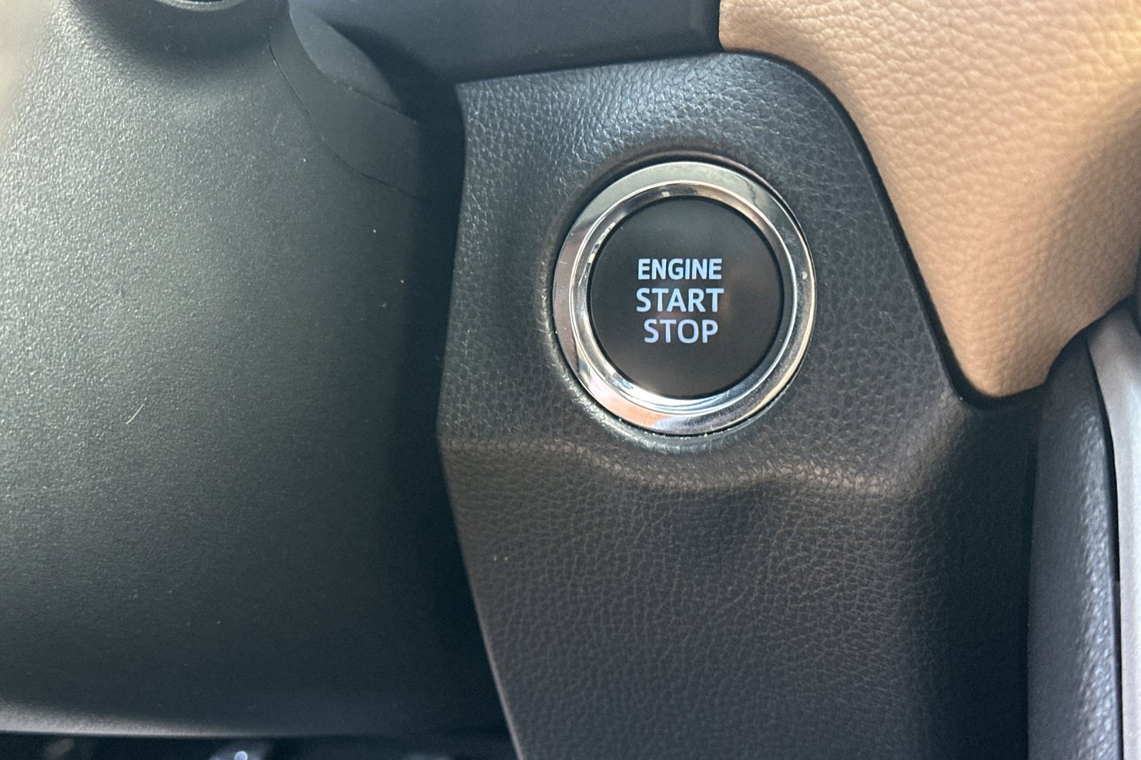 Used 2022 Toyota RAV4 XLE w/ Convenience Package image 29