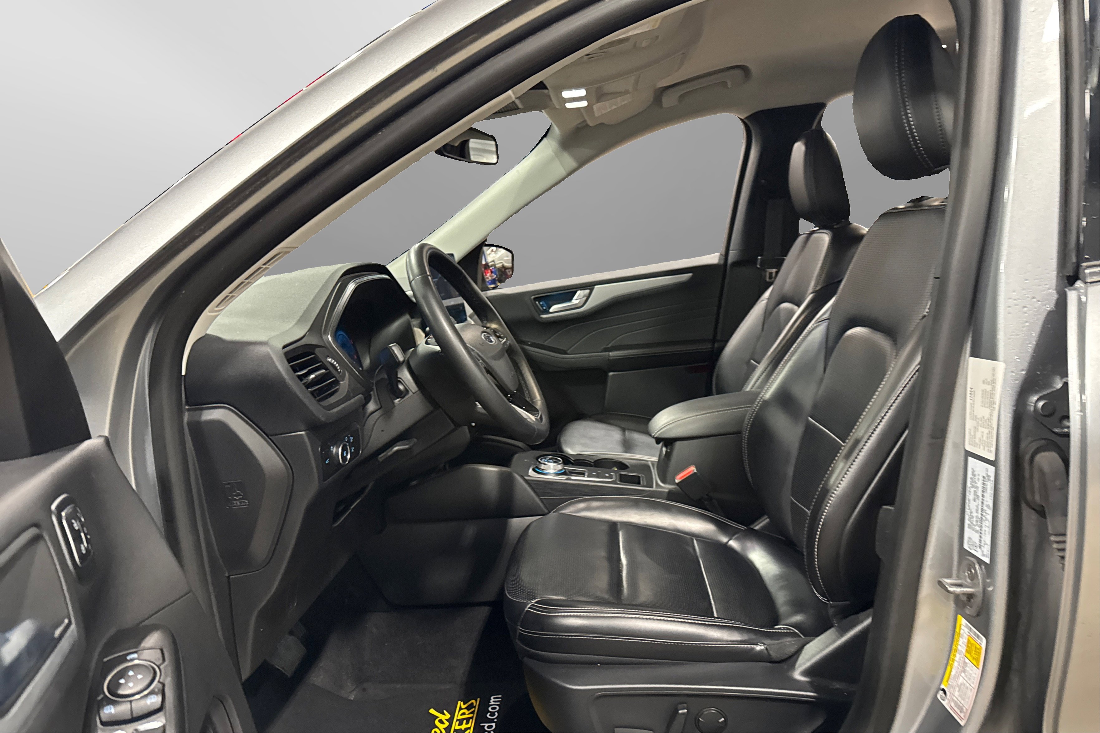 Used 2024 Ford Escape Platinum AWD/4WD image 17