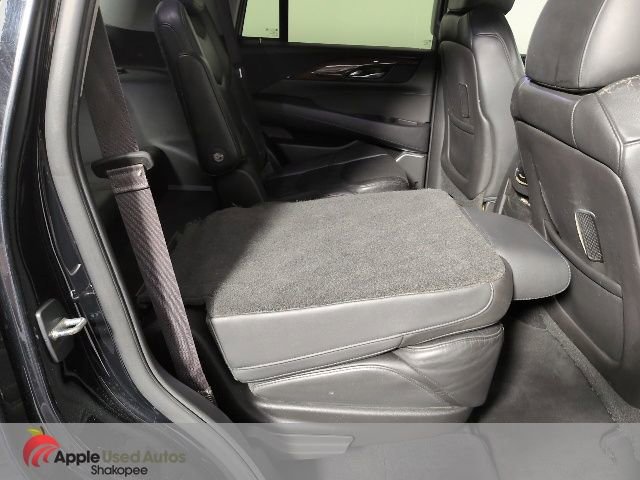 Used 2015 Cadillac Escalade Luxury image 41