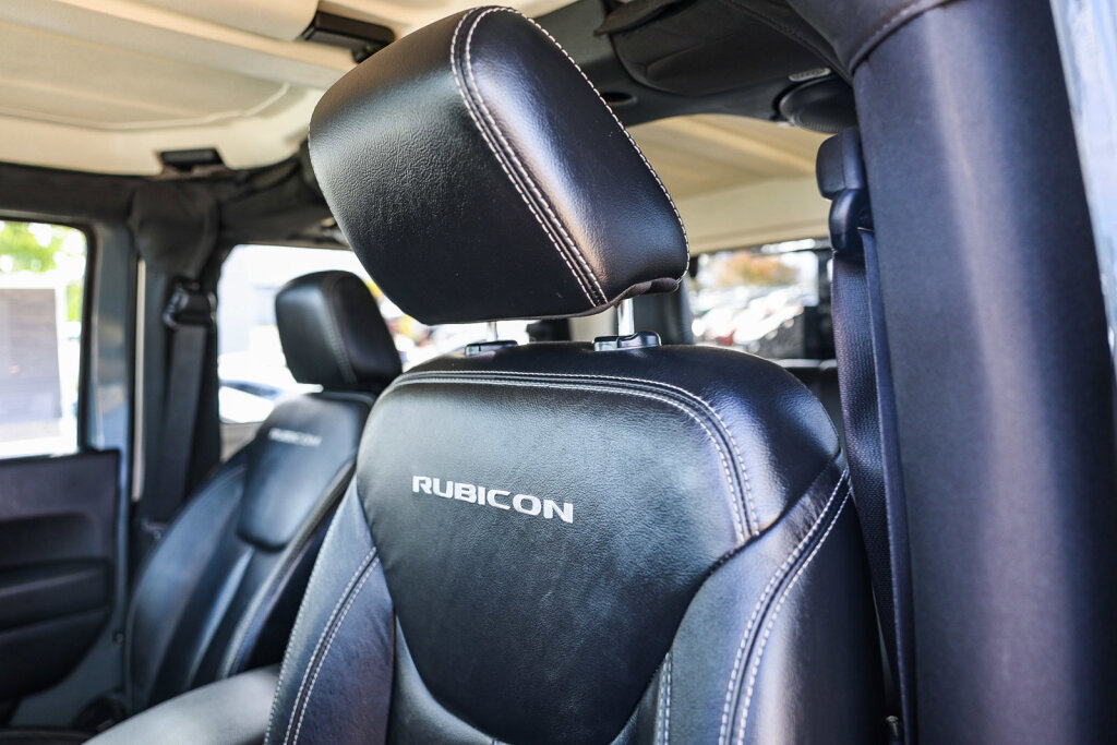 Used 2014 Jeep Wrangler Rubicon w/ Power Convenience Group AWD/4WD image 16