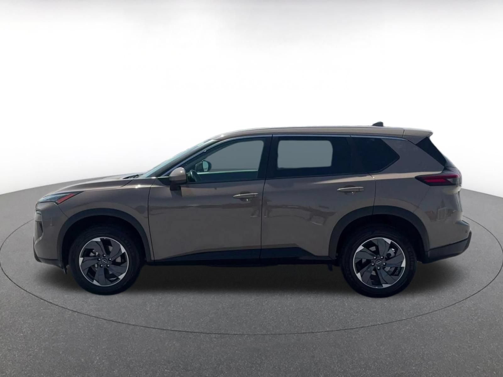 Used 2025 Nissan Rogue SV FWD image 8