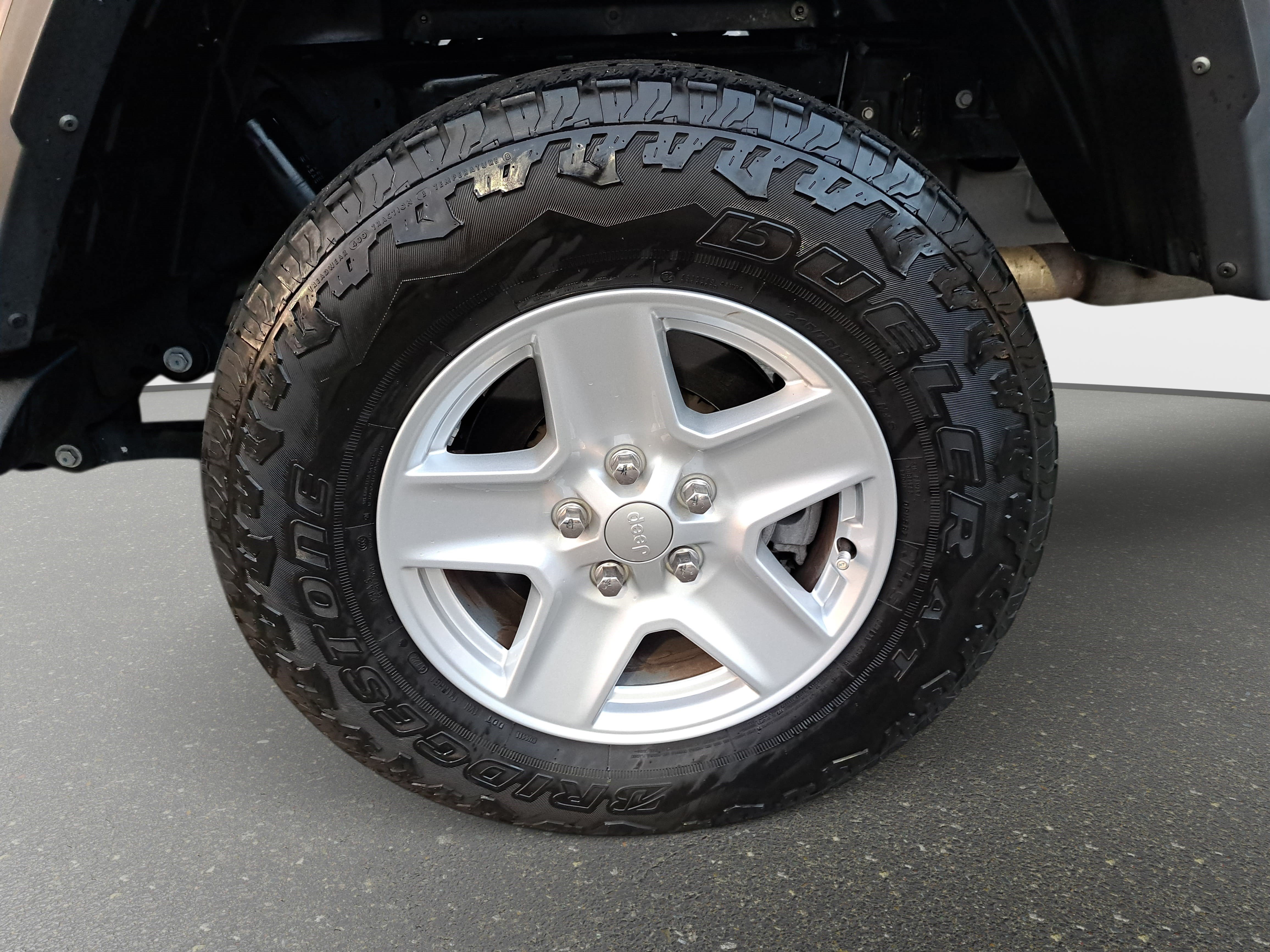 Used 2023 Jeep Gladiator Sport AWD/4WD image 32