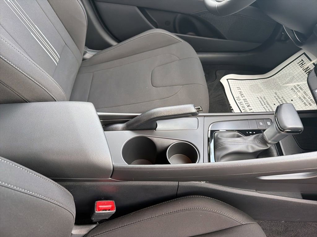 Used 2025 Hyundai Elantra Sport image 38