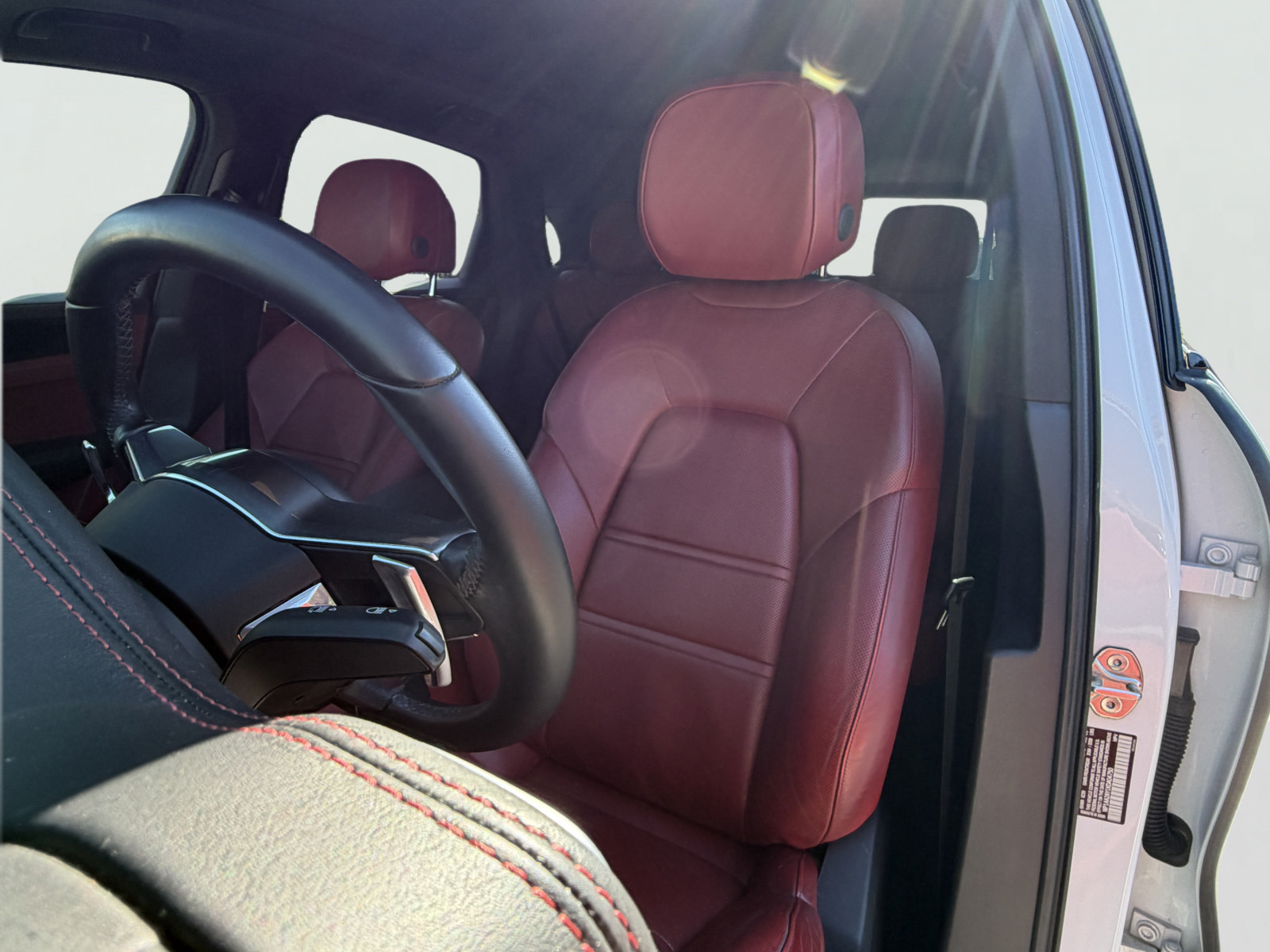 Used 2019 Porsche Cayenne AWD/4WD image 5