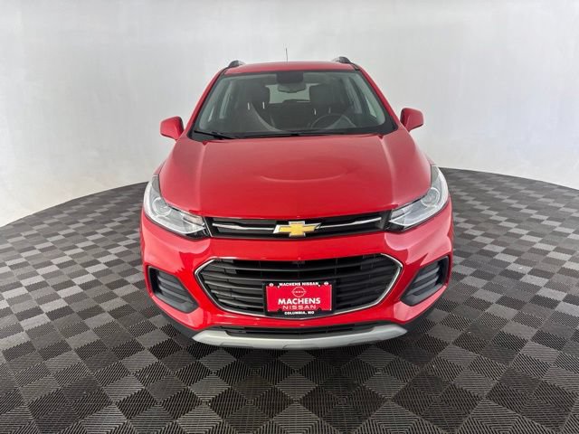 Used 2018 Chevrolet Trax LT w/ Sun & Sound Package AWD/4WD image 2