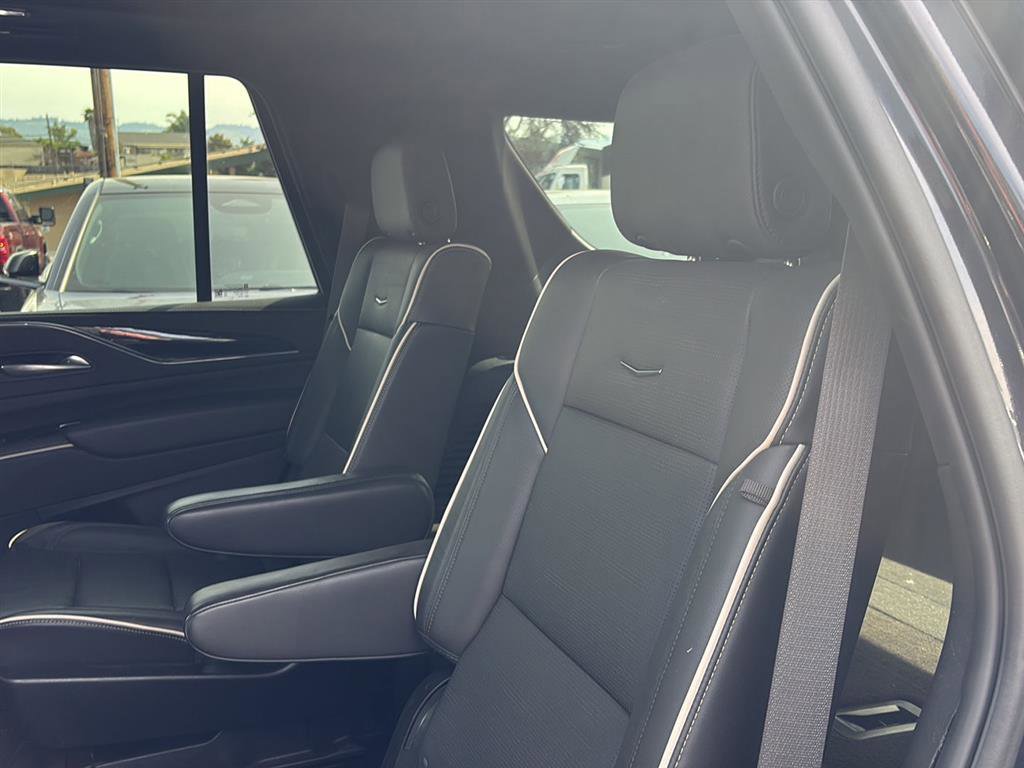 Used 2024 Cadillac Escalade Sport w/ LPO, ONYX Package image 15