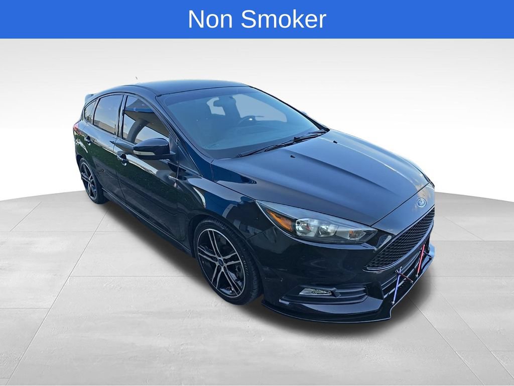 Used 2017 Ford Focus ST FWD image 5