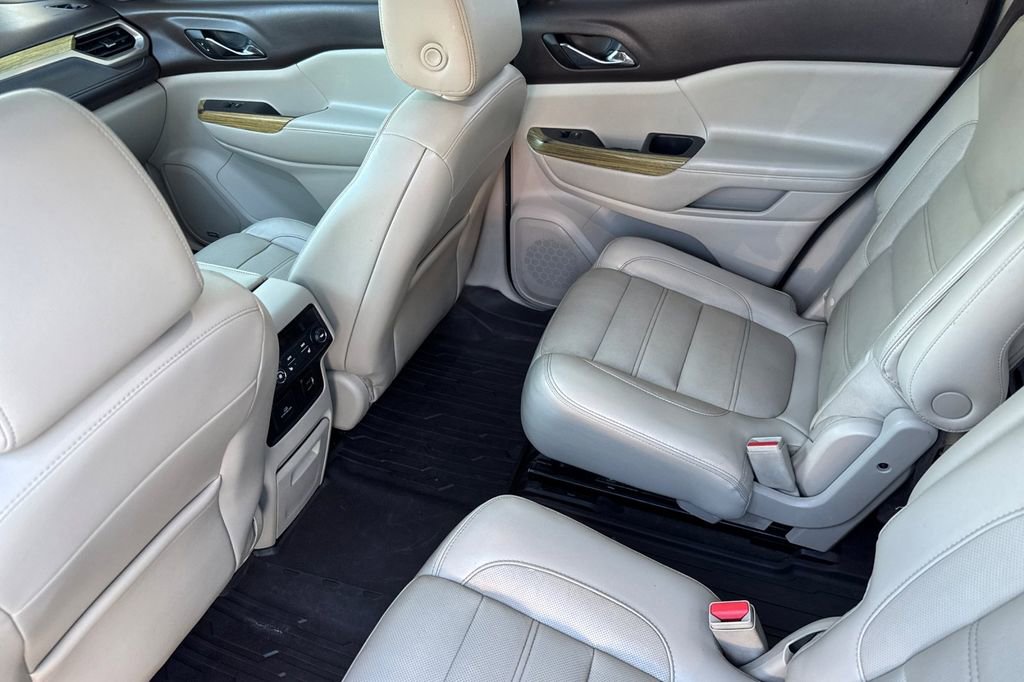 Used 2018 GMC Acadia Denali image 12