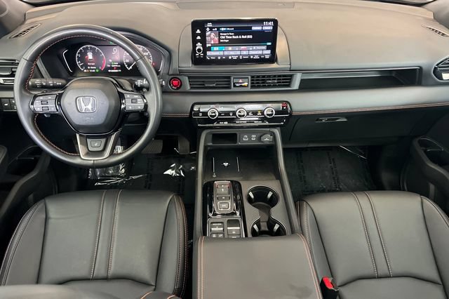 Used 2025 Honda Pilot TrailSport image 15