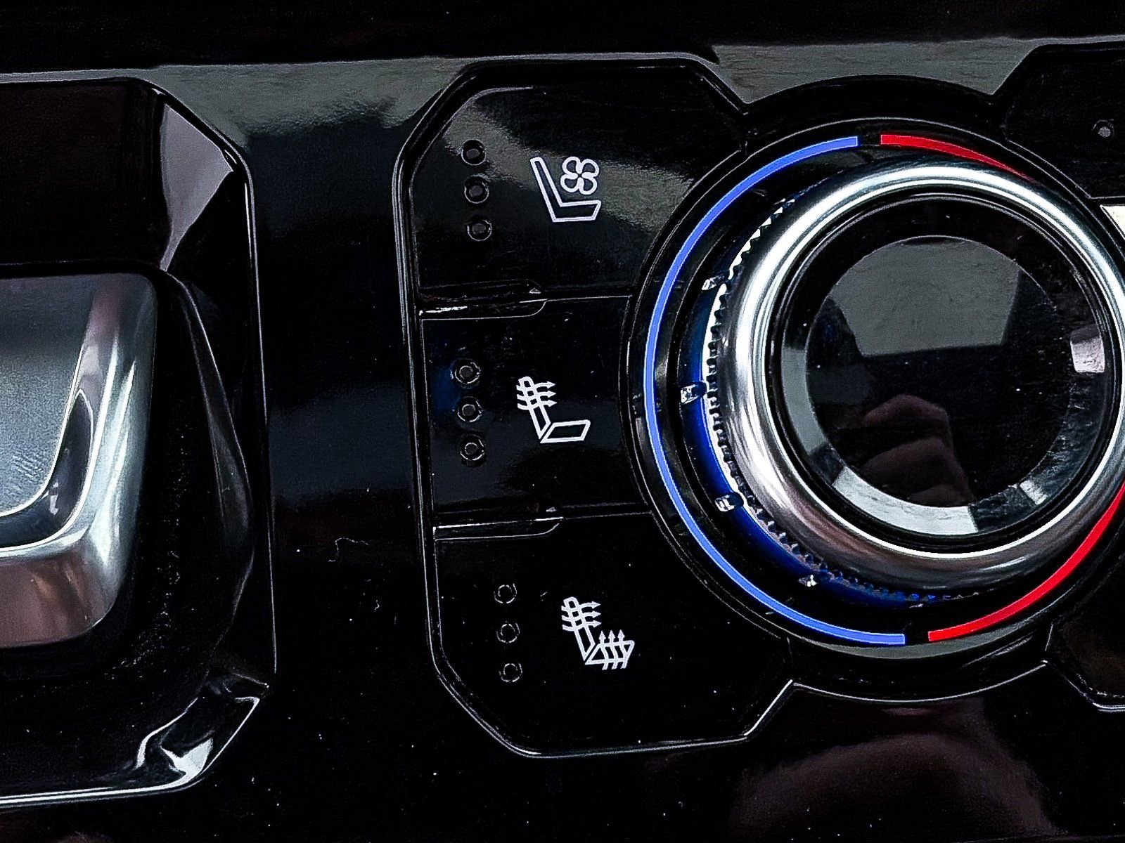 Used 2024 GMC Sierra 2500 Denali Ultimate image 27