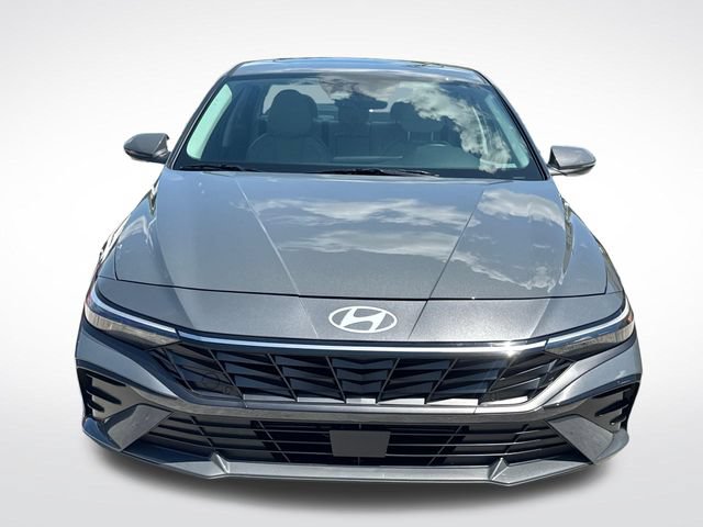 Used 2026 Hyundai Elantra Limited FWD image 10