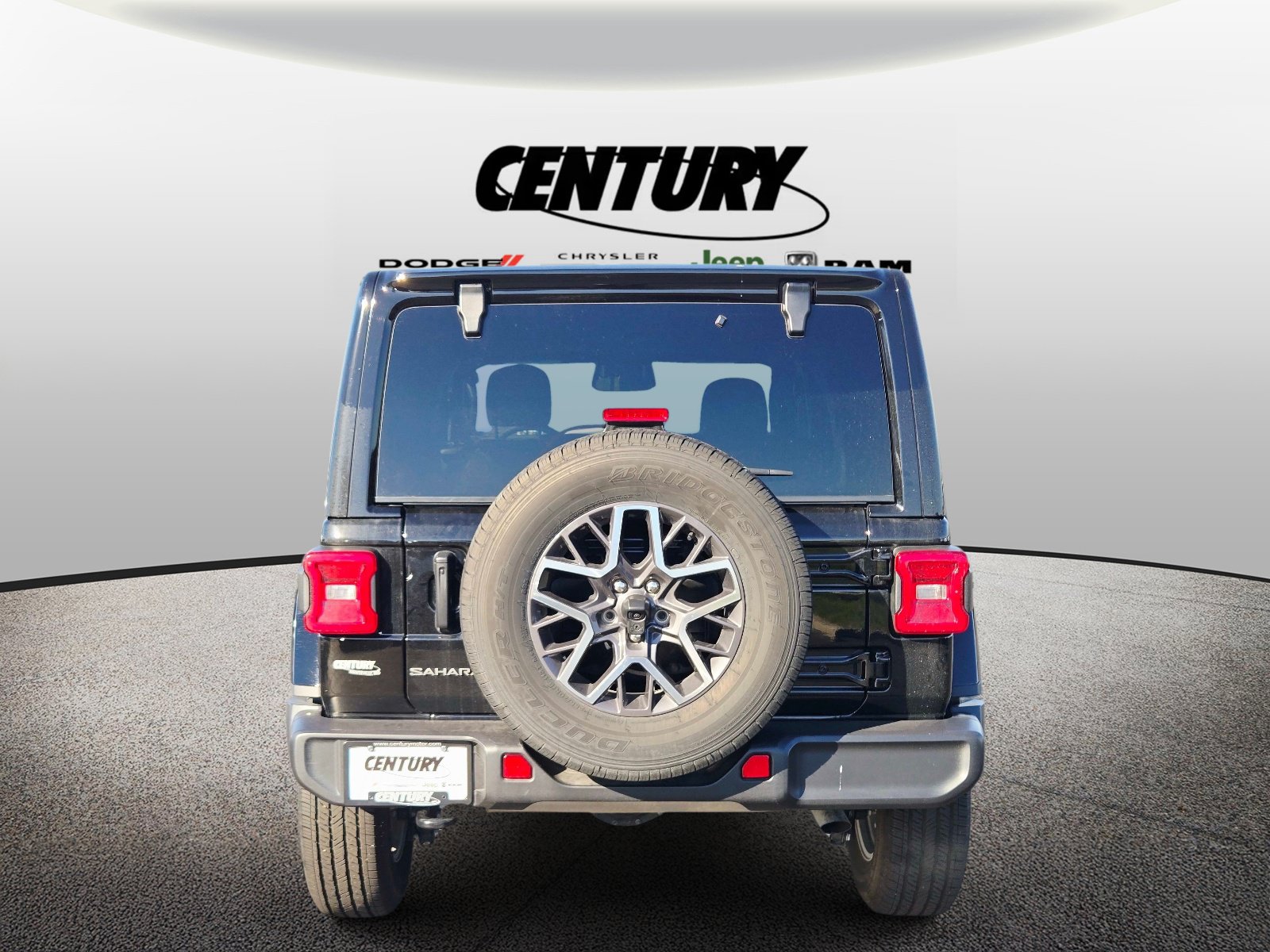 Used 2026 Jeep Wrangler Unlimited Sahara AWD/4WD image 5