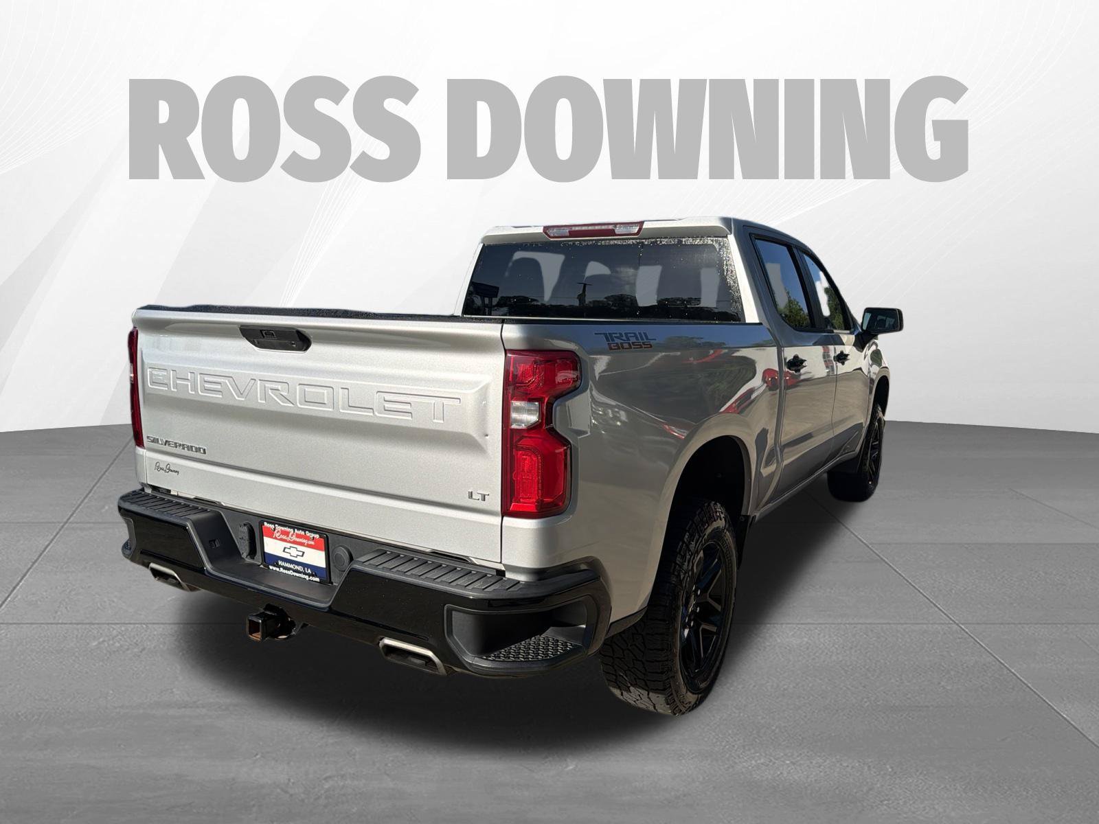 Used 2021 Chevrolet Silverado 1500 LT Trail Boss w/ Bed Protection Package AWD/4WD image 4
