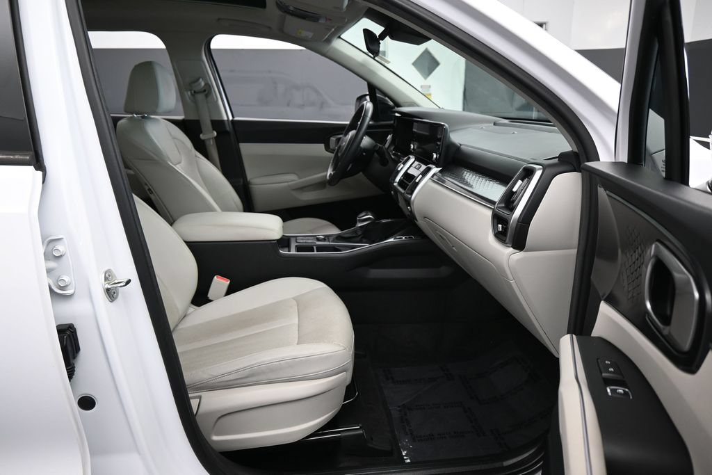 Used 2023 Kia Sorento S w/ Panoramic Sunroof Package FWD image 43