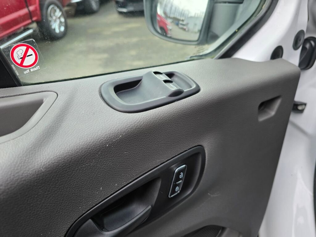 Used 2024 Ford Transit 250 Low Roof w/ Exterior Upgrade Package image 17