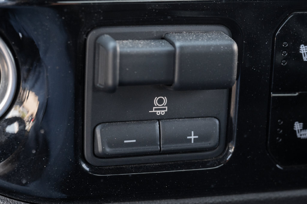 Used 2025 Chevrolet Silverado 1500 LT w/ LPO, Dark Essentials Package RWD image 30
