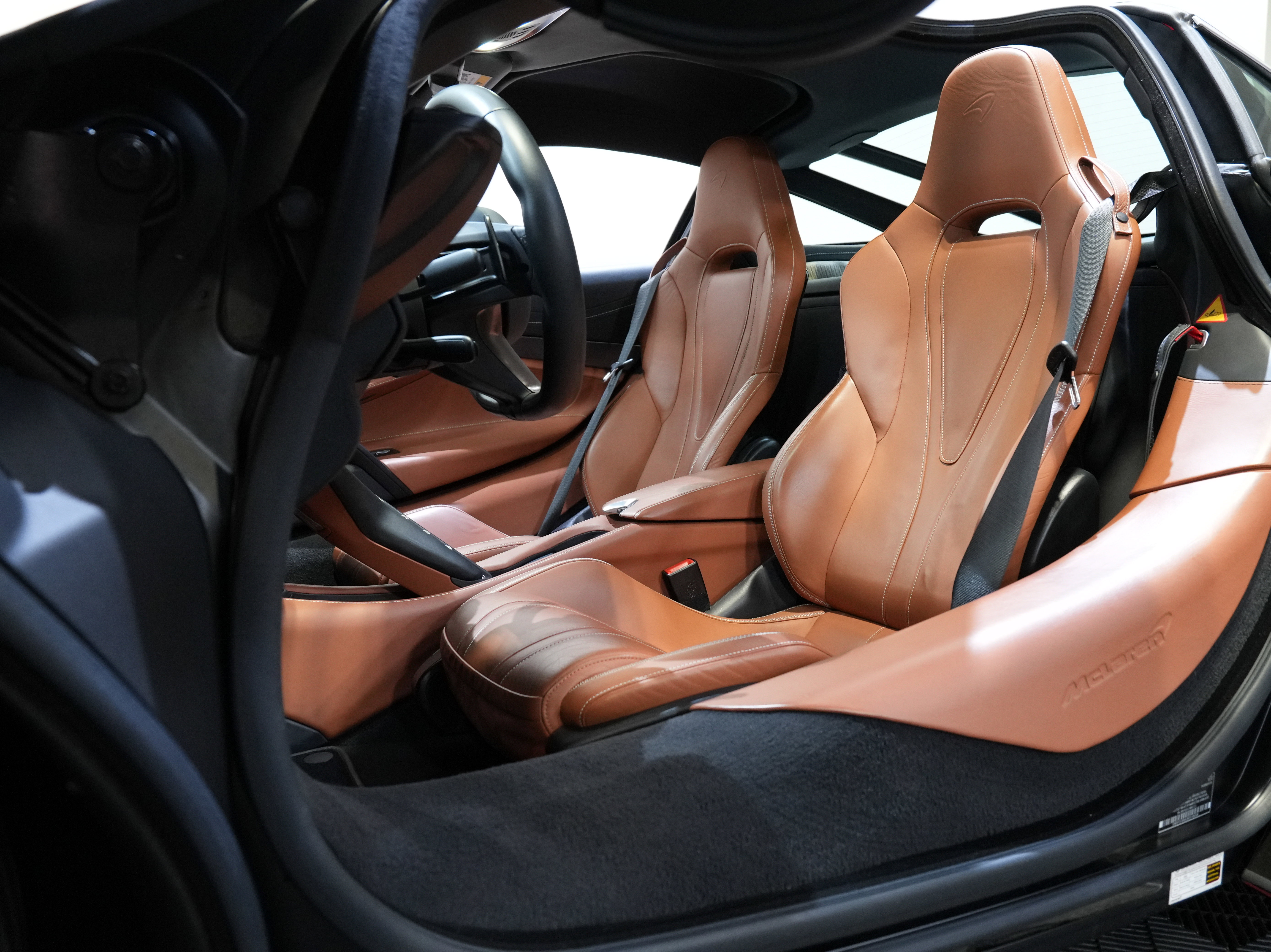 Used 2018 McLaren 720S image 27