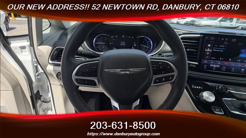 Used 2022 Chrysler Pacifica Touring-L FWD image 24