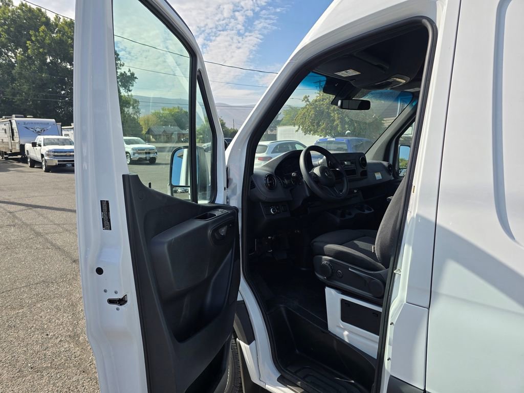 Used 2024 Mercedes-Benz Sprinter 144 Cargo image 20