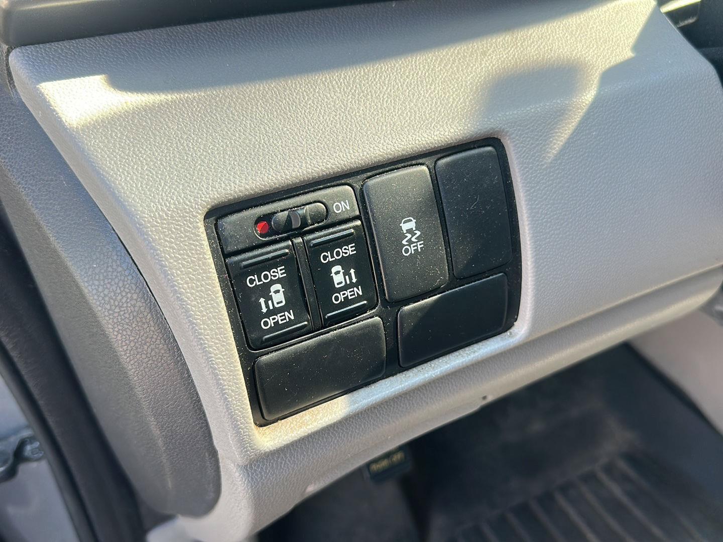 Used 2016 Honda Odyssey SE image 11