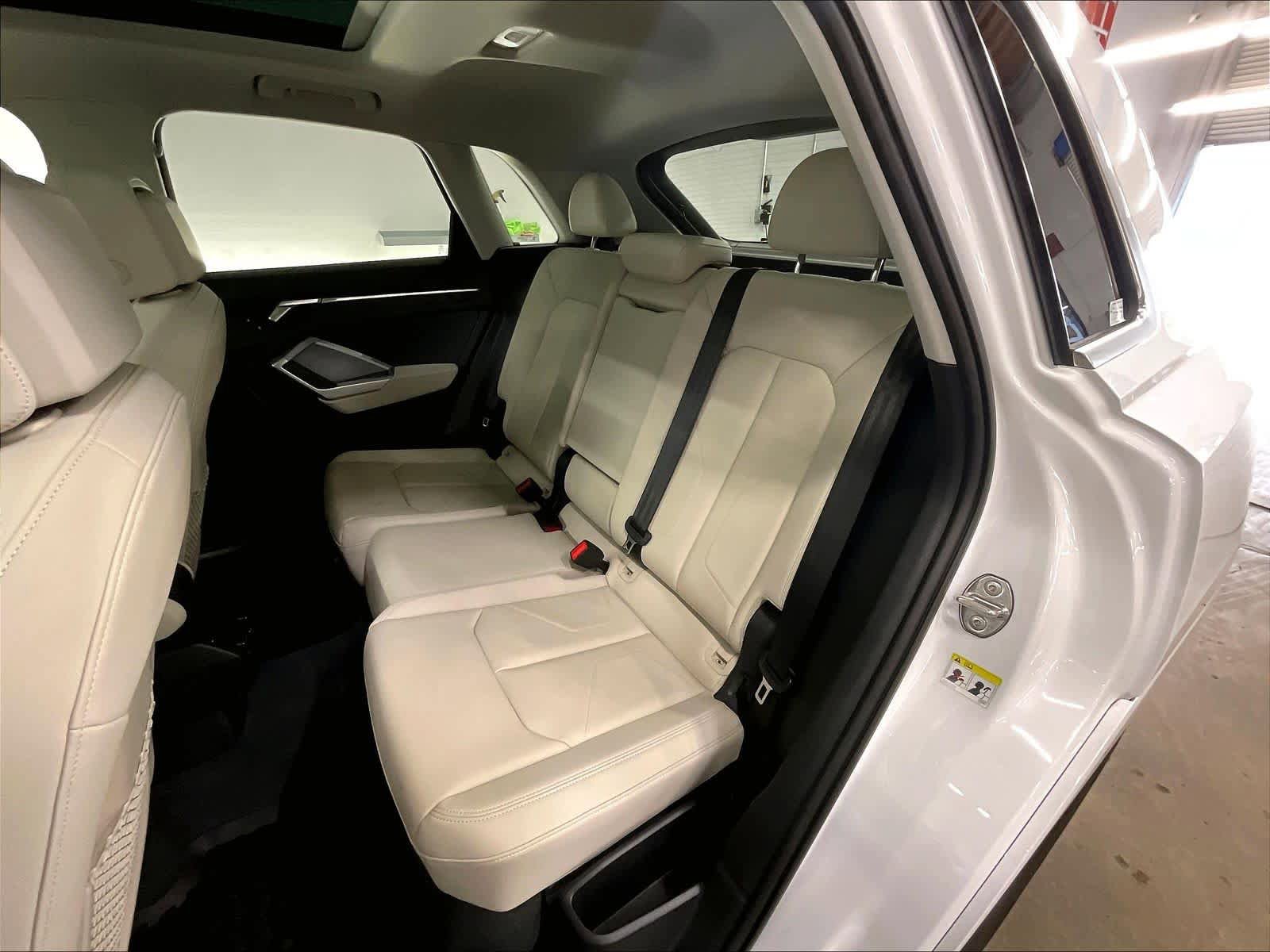 Certified 2025 Audi Q3 2.0T Premium w/ Convenience Package AWD/4WD image 26