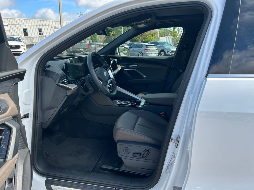 Used 2025 Audi Q5 Premium w/ Convenience Package image 15