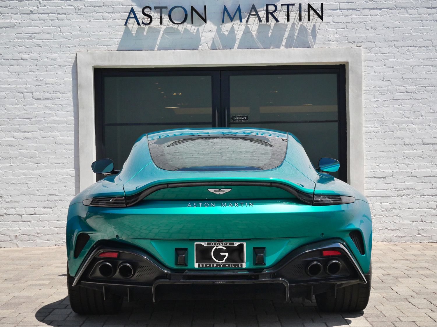 Used 2025 Aston Martin V8 Vantage Coupe RWD image 14