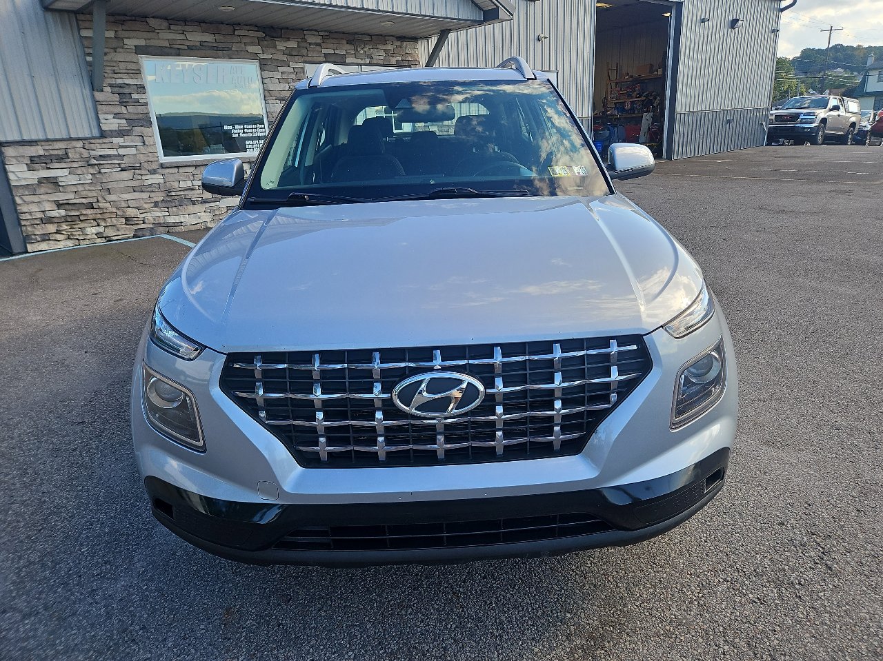 Used 2020 Hyundai Venue SEL image 8