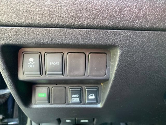 Used 2016 Nissan Rogue S AWD/4WD image 16