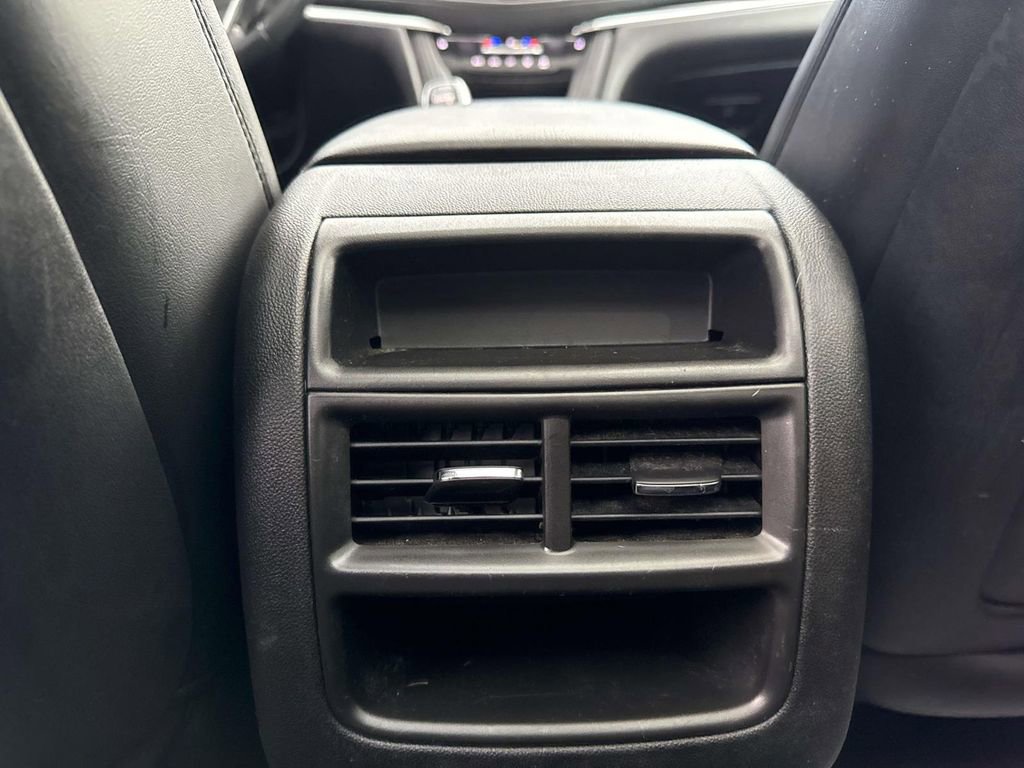 Used 2017 Cadillac XT5 Luxury w/ Driver Awareness Package FWD image 13