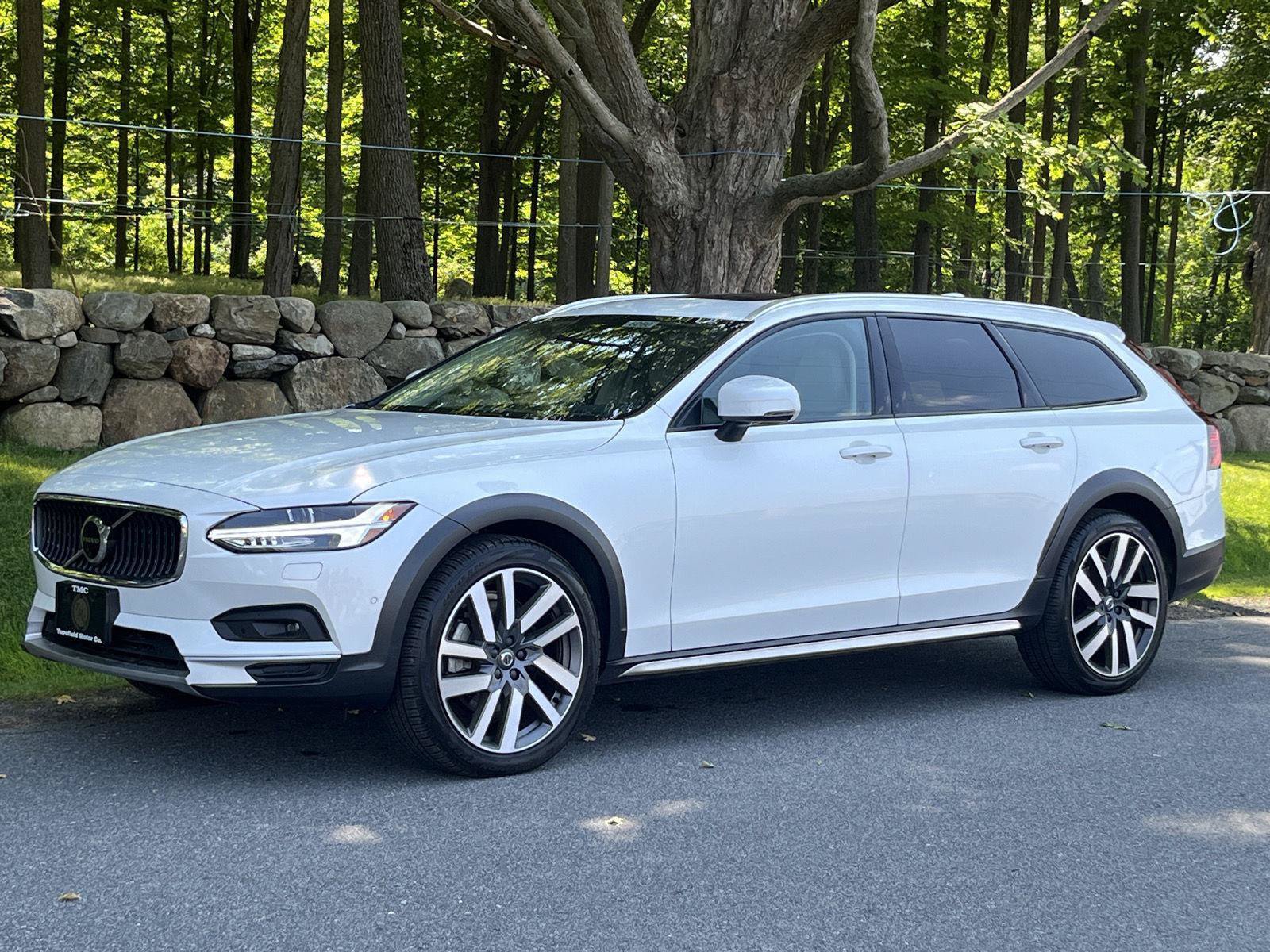 Used 2023 Volvo V90 B6 Cross Country Plus w/ Climate Package AWD/4WD image 12
