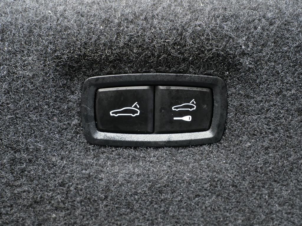 Certified 2022 Porsche Taycan 4S image 27