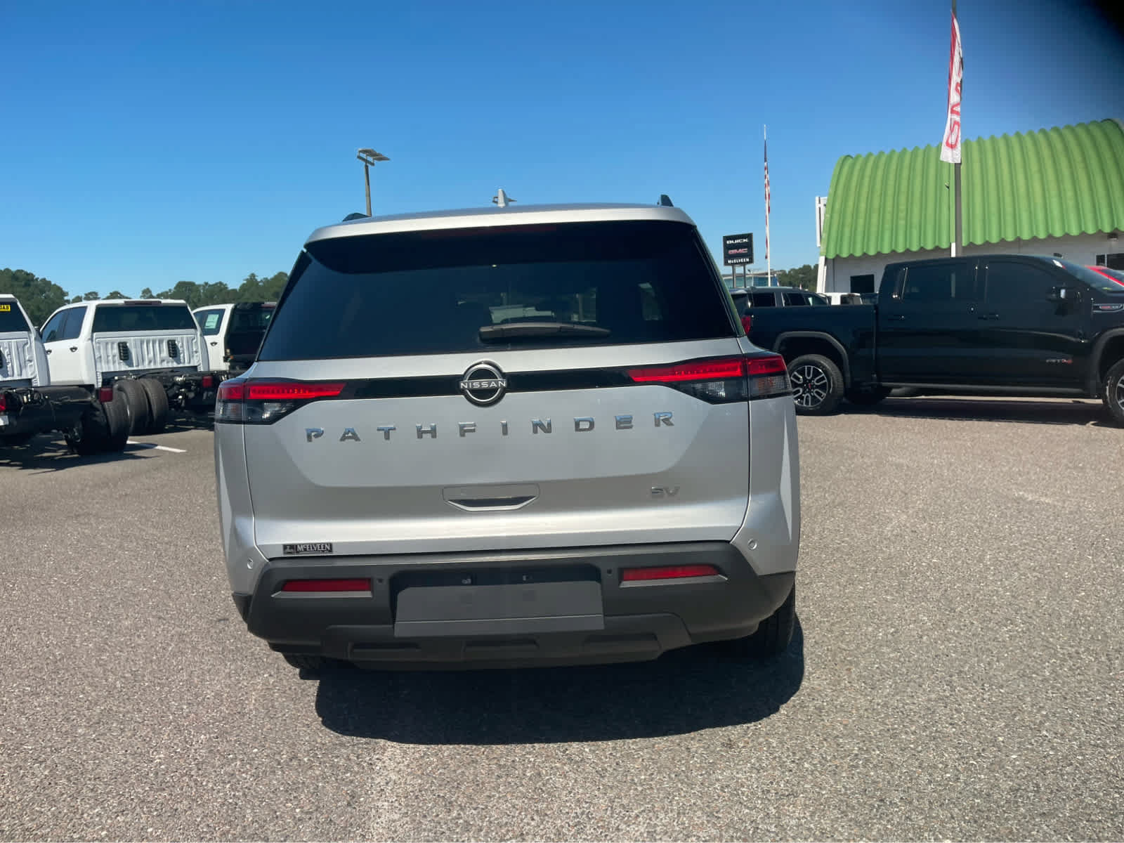 Used 2024 Nissan Pathfinder SV FWD image 6
