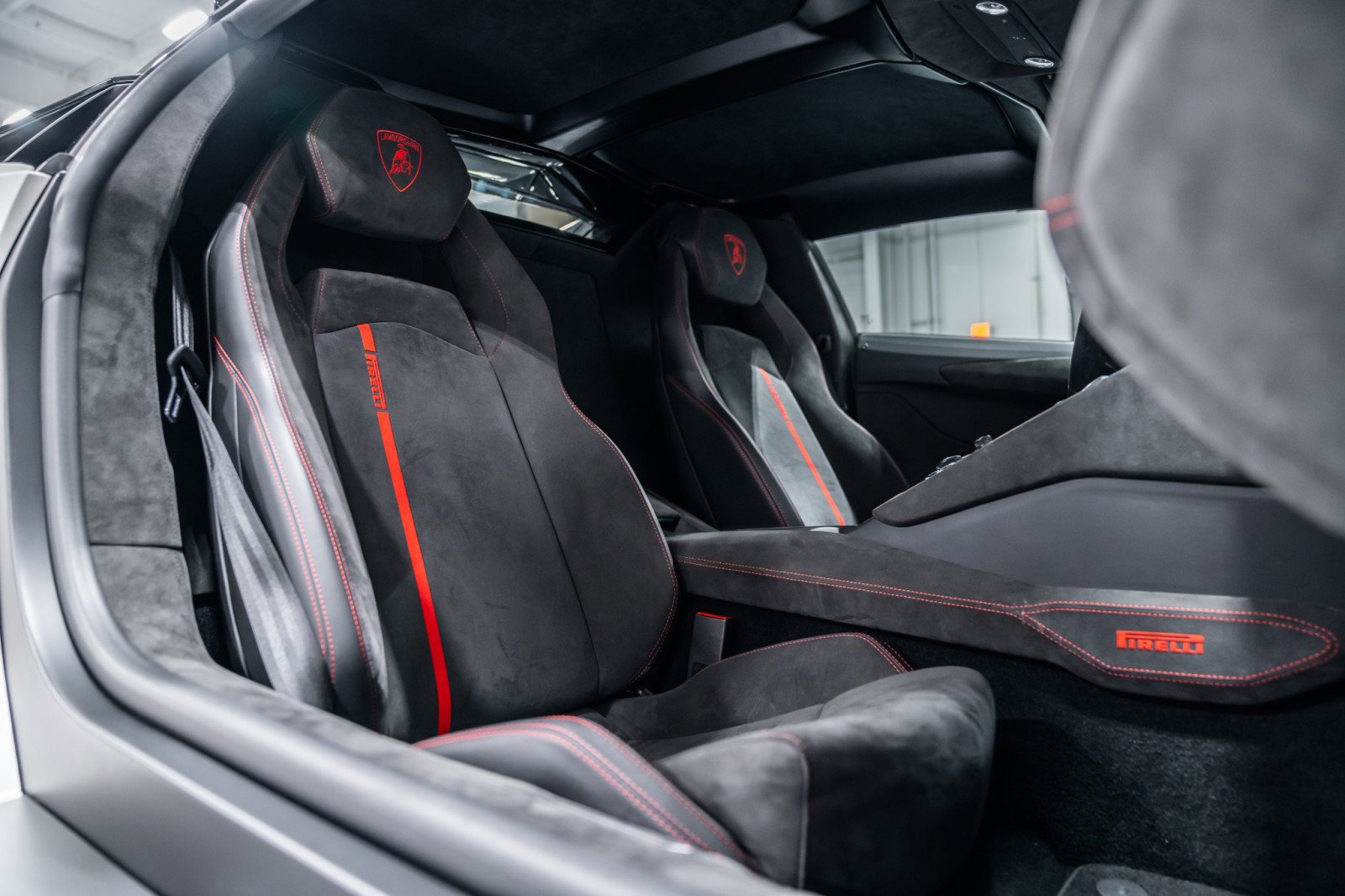 Used 2016 Lamborghini Aventador LP 700-4 image 32