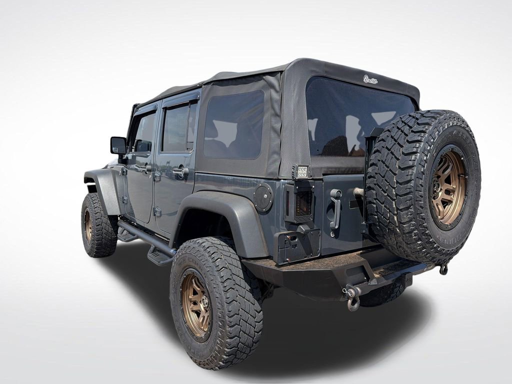 Used 2017 Jeep Wrangler Unlimited Rubicon w/ Connectivity Group image 4