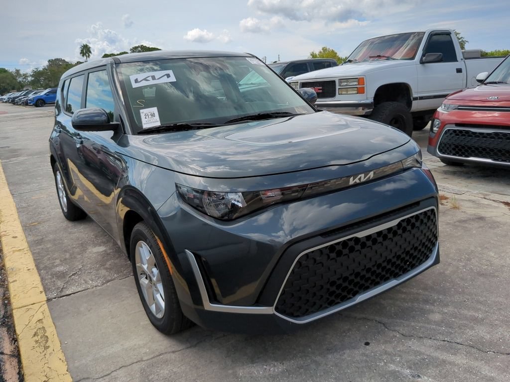 Certified 2025 Kia Soul LX w/ LX Technology Package