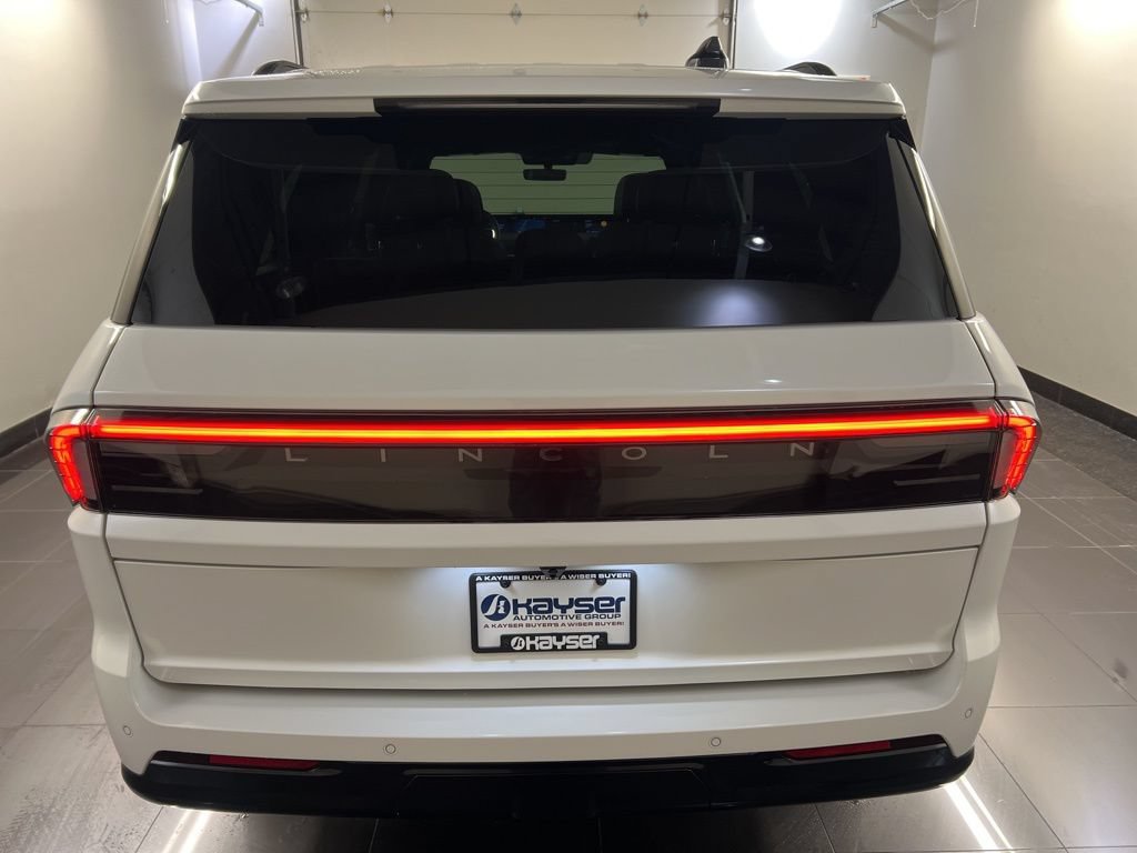 Used 2026 Lincoln Navigator L Reserve w/ Jet Appearance Package AWD/4WD image 5