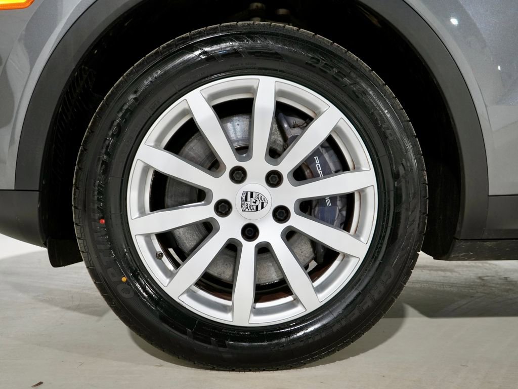Used 2021 Porsche Cayenne image 32