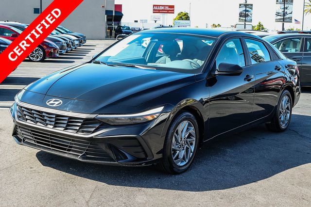 Certified 2024 Hyundai Elantra SEL FWD image 3